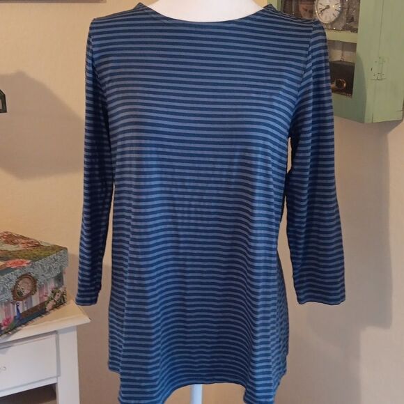 Heartstring Striped Tunic Top. Athleisure.  Outdoor. - Picture 1 of 9